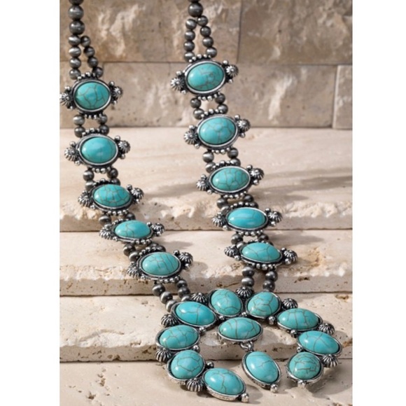 🔥 RESTOCKED! 🔥 Vintage Style Squash Blossom Necklace - Picture 4 of 5